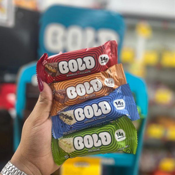Barras de proteína e opções fit expostas na loja